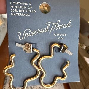 Universal Thread Wavy Gold Earrings